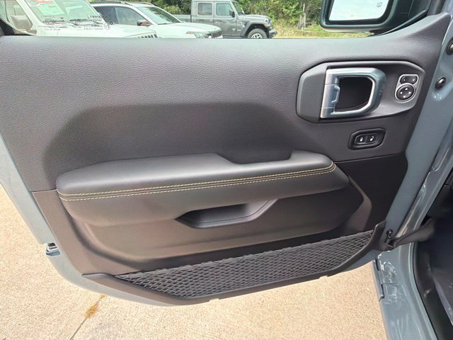 New 2026 Jeep Gladiator Sport AWD/4WD image 18