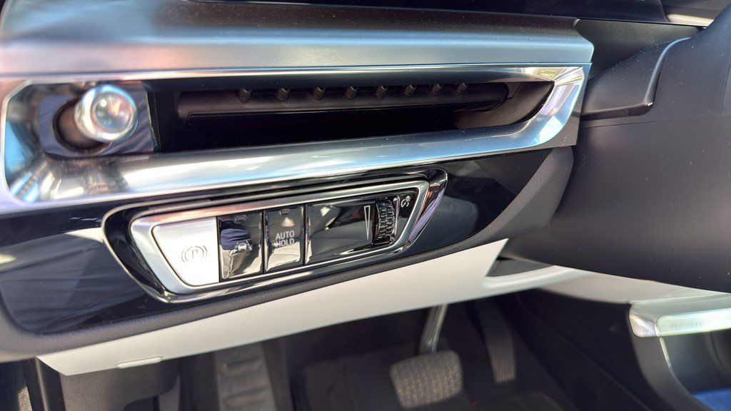 Certified 2024 Cadillac Lyriq Luxury w/ LPO, Floor Liner Package AWD/4WD image 28