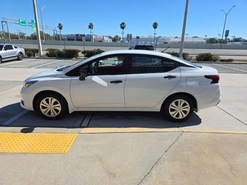 Used 2024 Nissan Versa S w/ Trunk Package image 7