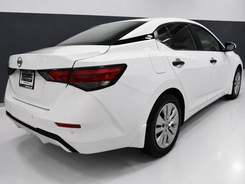 Certified 2025 Nissan Sentra S FWD image 8