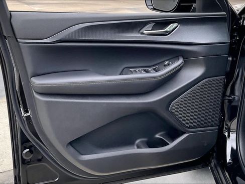 New 2025 Jeep Grand Cherokee L Altitude image 10