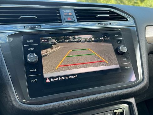 Certified 2020 Volkswagen Tiguan SEL image 25