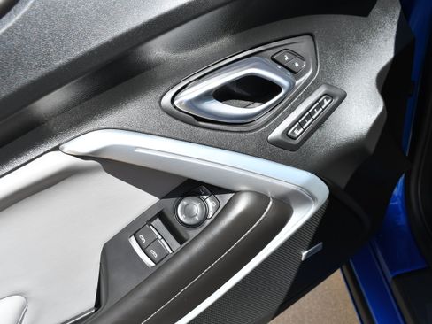 Used 2018 Chevrolet Camaro SS RWD image 11