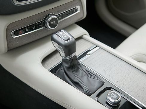 Certified 2022 Volvo XC90 T6 Inscription w/ Advanced Package image 17