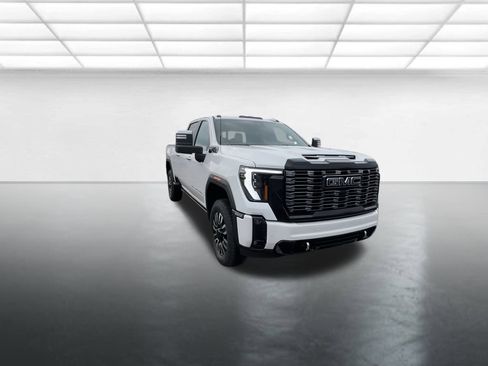 Used 2025 GMC Sierra 2500 Denali Ultimate image 13