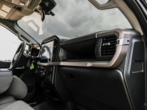Used 2025 Ford F150 XL image 42