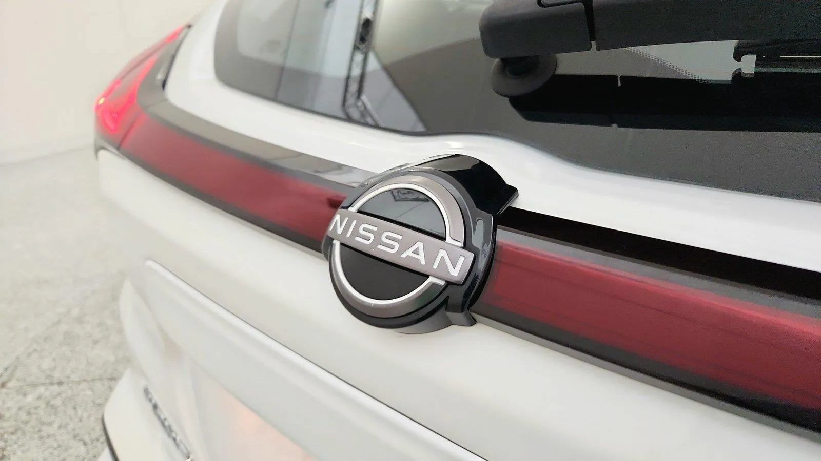 Used 2024 Nissan Kicks SR w/ SR Premium Package FWD image 35