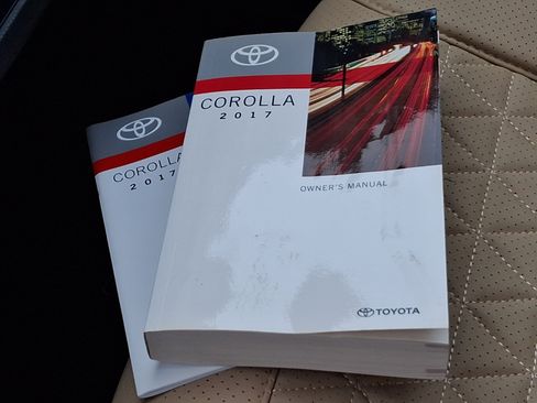 Used 2017 Toyota Corolla LE image 24