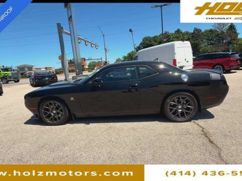 Used 2016 Dodge Challenger R/T Scat Pack w/ Leather Interior Group RWD image 6
