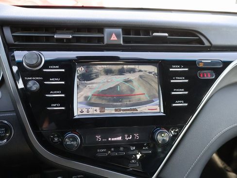 Used 2018 Toyota Camry XSE image 20