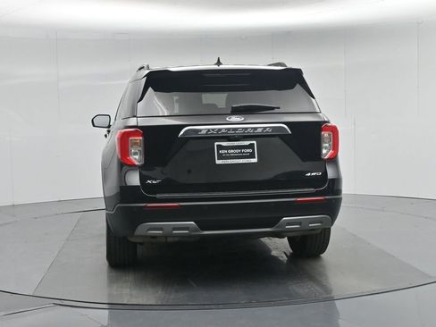 Used 2024 Ford Explorer XLT w/ Equipment Group 202A image 29