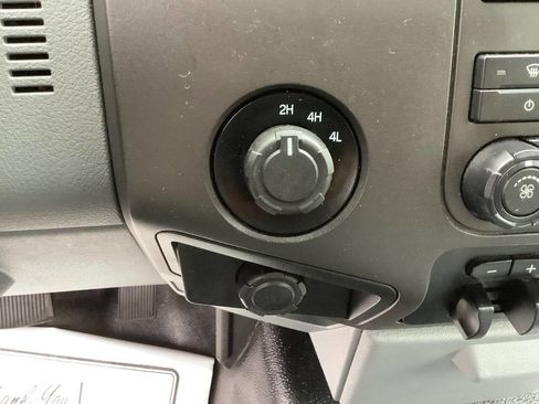 Used 2016 Ford F250 XL w/ Power Equipment Group image 40