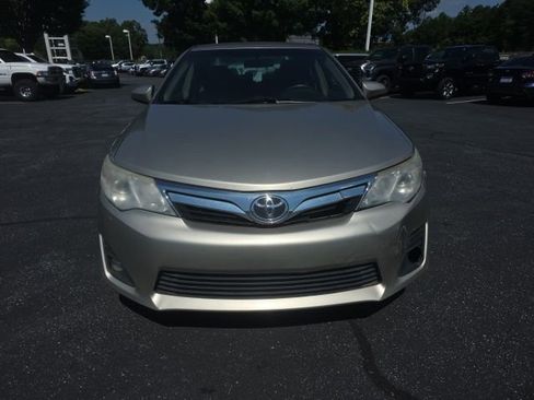 Used 2014 Toyota Camry LE FWD image 2