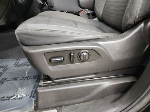 Used 2019 GMC Sierra 1500 SLE w/ SLE Value Package image 12