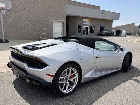 Used 2018 Lamborghini Huracan LP 580-2 RWD image 9