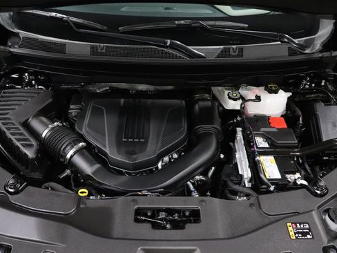 Used 2026 GMC Acadia Elevation w/ Elevation Premium Package FWD image 28