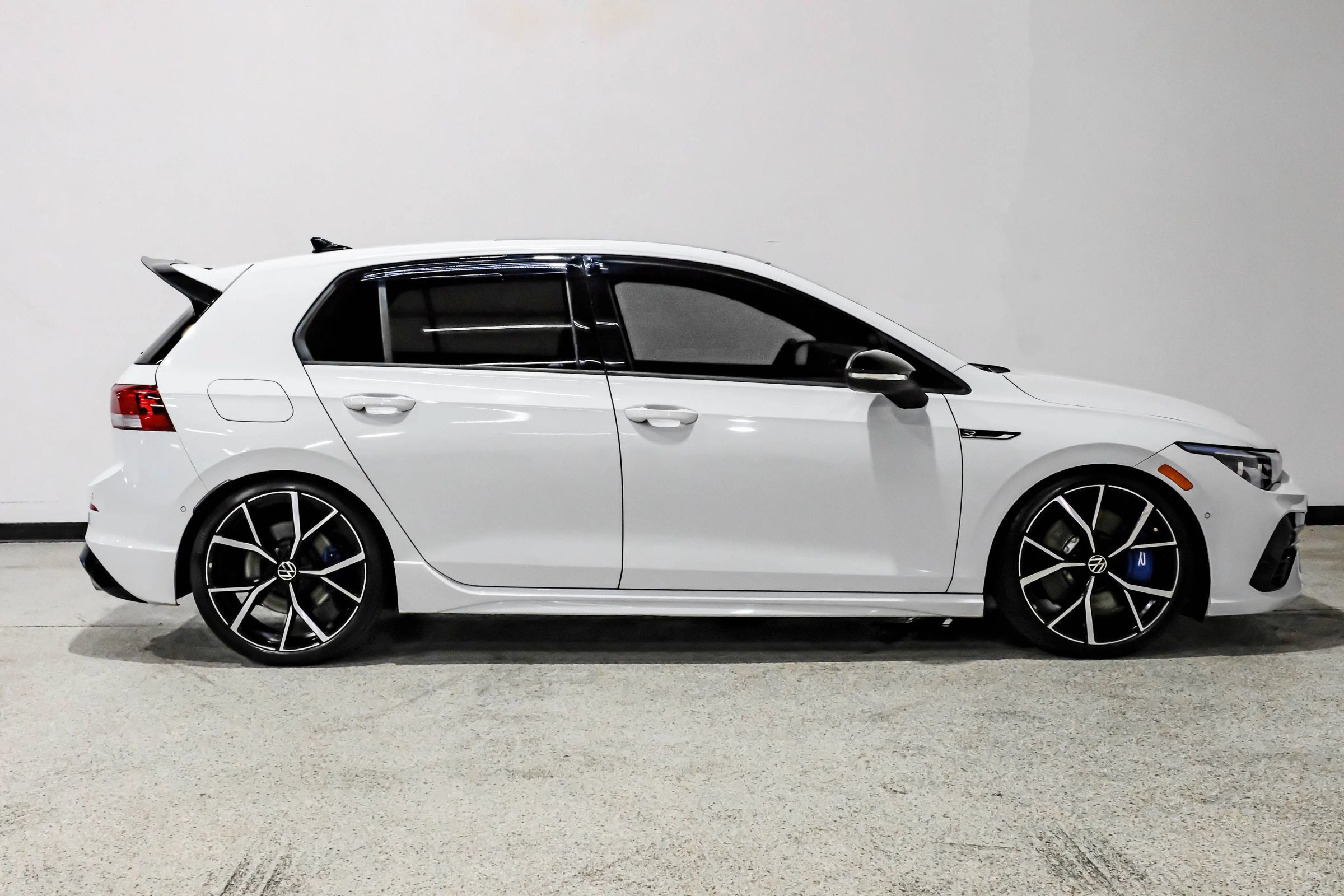 Used 2022 Volkswagen Golf R AWD/4WD image 4