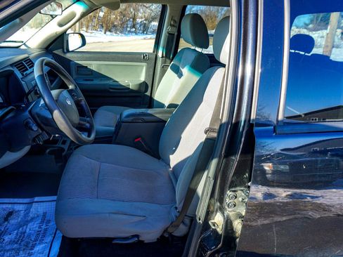 Used 2011 Dodge Dakota 4WD Crew Cab SXT image 16