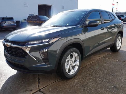 New 2026 Chevrolet Trax LS w/ LS Convenience Package image 4