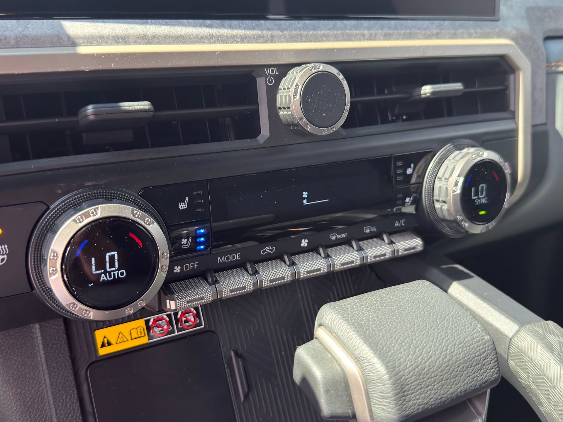 Used 2025 Toyota Tacoma 4x4 Double Cab Hybrid image 19