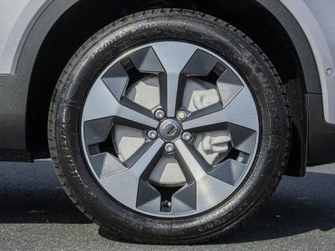 Used 2026 Volvo XC40 B5 Plus w/ Protection Package Premier image 17