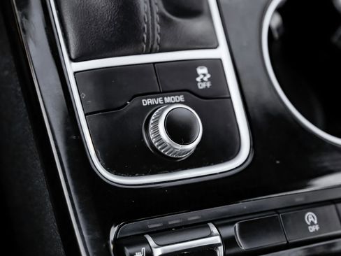 Used 2021 Kia Stinger GT-Line image 27