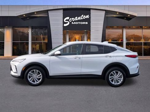 Certified 2025 Buick Envista Preferred w/ Convenience I Package FWD image 2