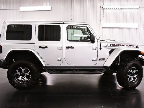 Used 2022 Jeep Wrangler Unlimited Rubicon w/ Cold Weather Group image 8