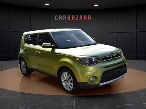 Used 2017 Kia Soul + image 9