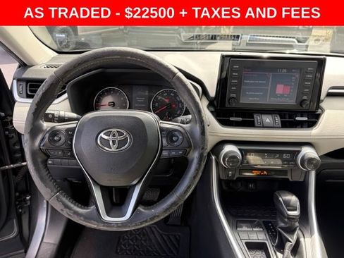Used 2019 Toyota RAV4 XLE Premium FWD image 18