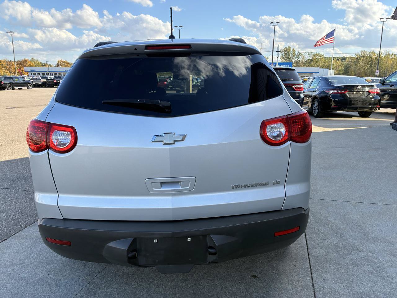 Used 2012 Chevrolet Traverse LS FWD image 6