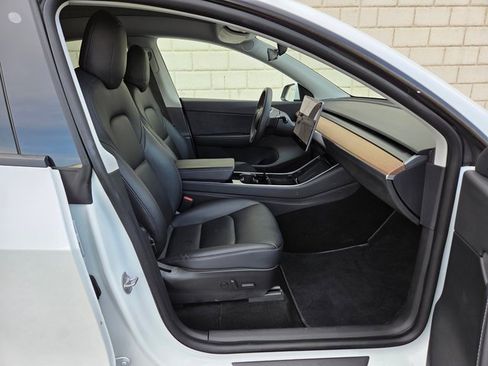 Used 2020 Tesla Model Y Long Range image 33