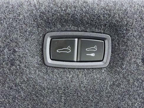 Certified 2025 Porsche Taycan AWD/4WD image 24