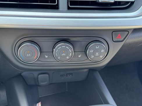 New 2026 Chevrolet Trax RS w/ Sunroof Package FWD image 16