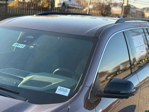 New 2026 GMC Acadia Elevation image 9