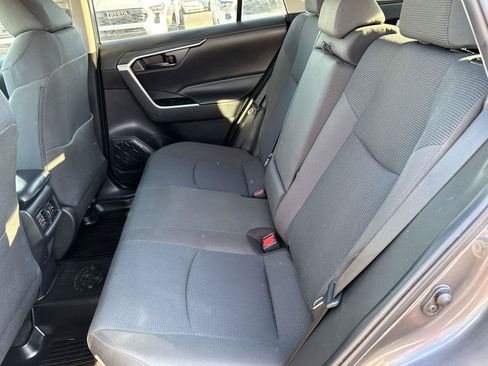 Used 2022 Toyota RAV4 LE AWD/4WD image 13
