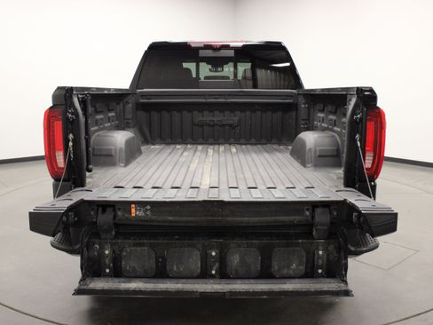 Used 2023 GMC Sierra 1500 AT4 w/ Technology Package AWD/4WD image 14