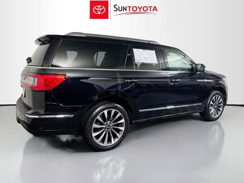 Used 2021 Lincoln Navigator Reserve image 4