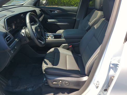 Used 2026 Chevrolet Traverse High Country FWD image 16