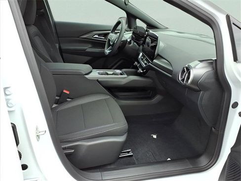 New 2026 Chevrolet Equinox EV LT image 20