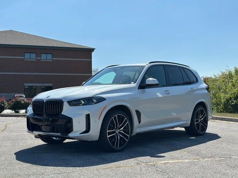 New 2026 BMW X5 xDrive40i w/ M Sport Package image 3