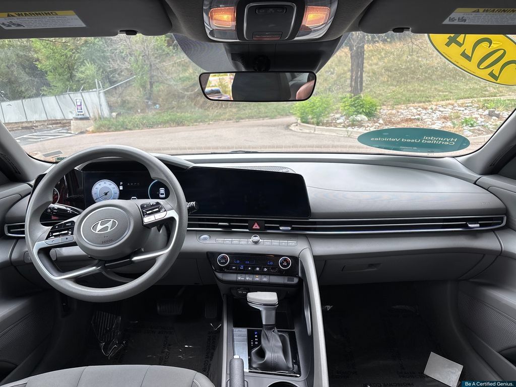 Used 2024 Hyundai Elantra SEL FWD image 18