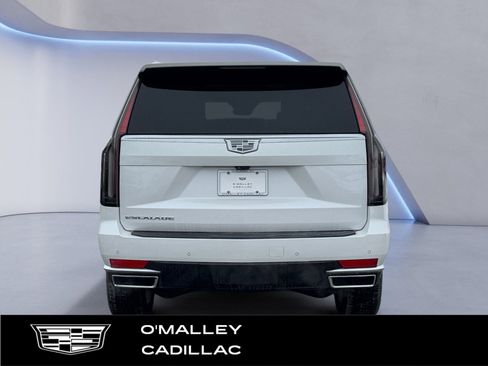 Used 2021 Cadillac Escalade Premium Luxury w/ LPO, Radiant Package image 4