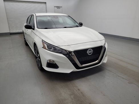 Used 2022 Nissan Altima 2.5 SR FWD image 14