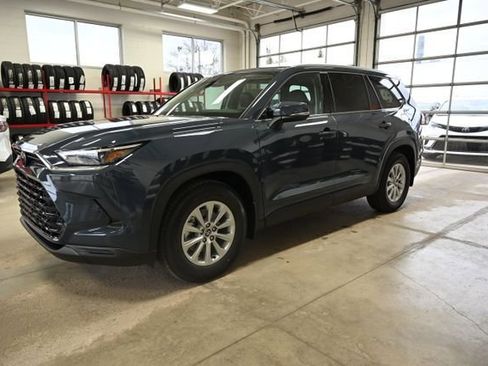 New 2026 Toyota Grand Highlander XLE image 8