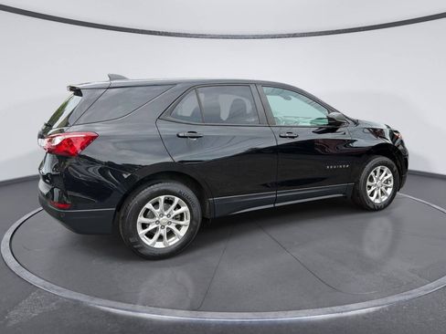 Used 2020 Chevrolet Equinox LS w/ LPO, Cargo Package AWD/4WD image 4