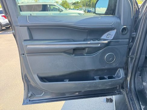 Used 2022 Ford Expedition Max XLT AWD/4WD image 24