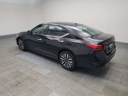 Used 2025 Nissan Altima 2.5 SV w/ SV Premium Package FWD image 3