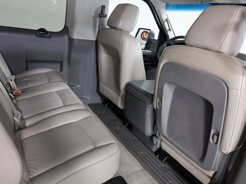 Used 2021 Nissan NV 3500 SL image 32