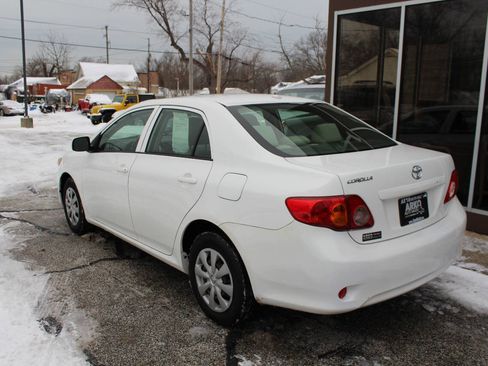 Used 2010 Toyota Corolla image 7